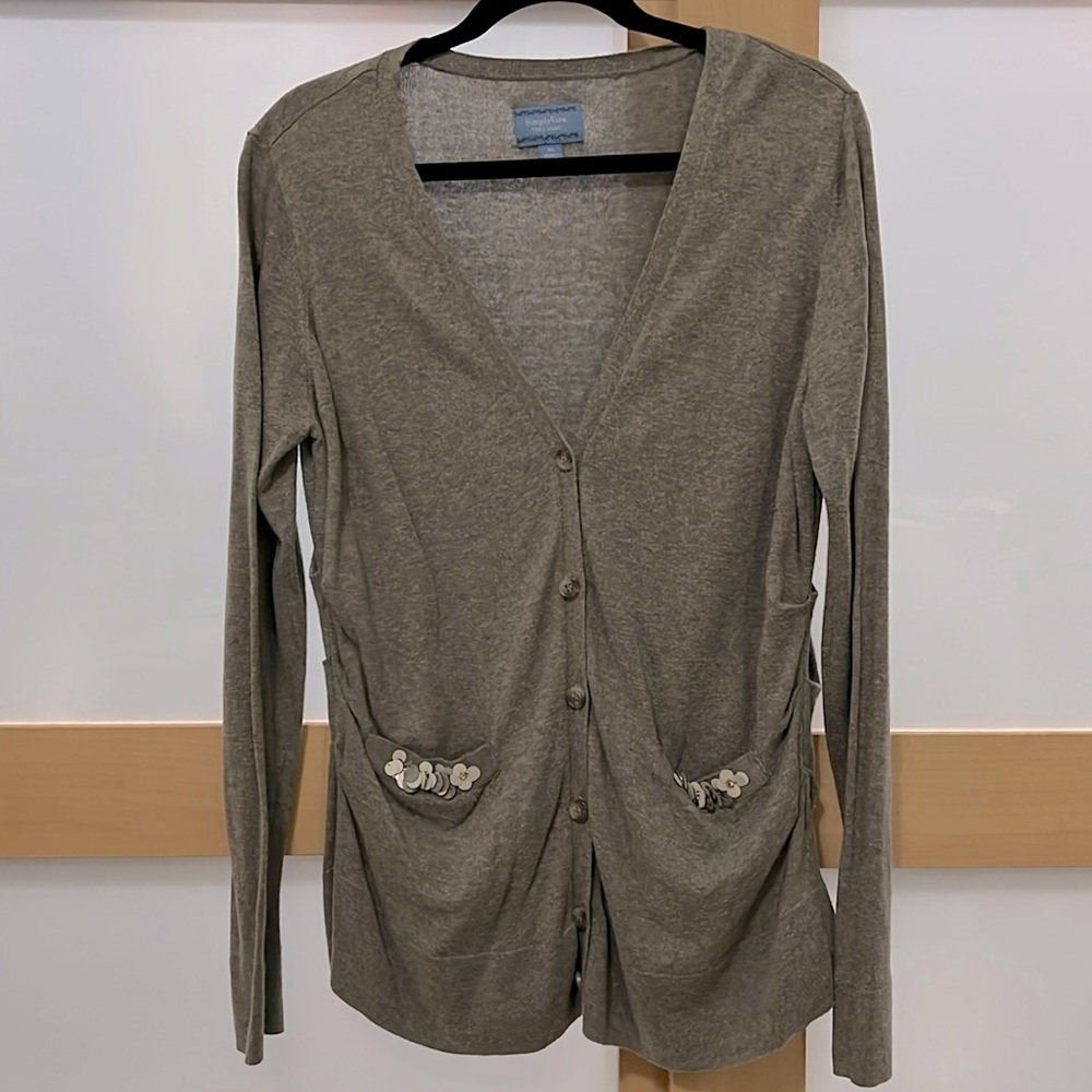 Gray button down cardigan with flower detail on pockets by Vera Wang size XL